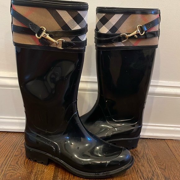 Burberry Rain Boots - Picture 1 of 6